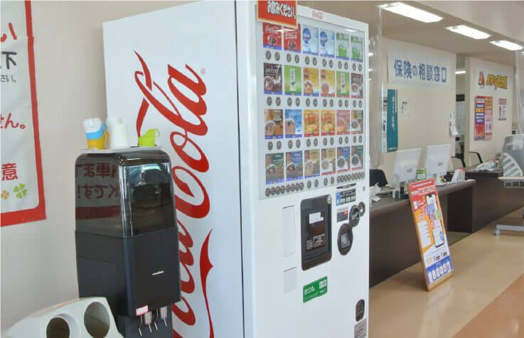 春日部バイパス店のドリンクサーバー
